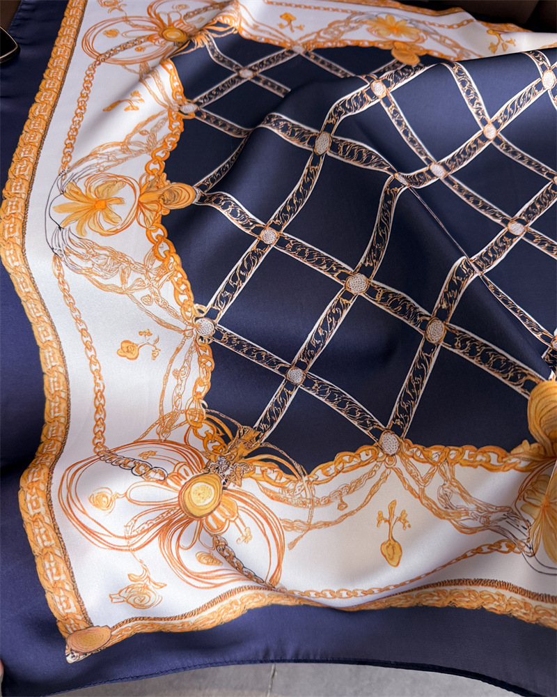 Pañuelo de Seda Cuadrado con E - Scarf Silk Square reseña y precio